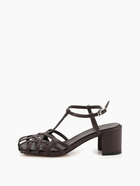 Босоножки из натуральной кожи на широком каблуке