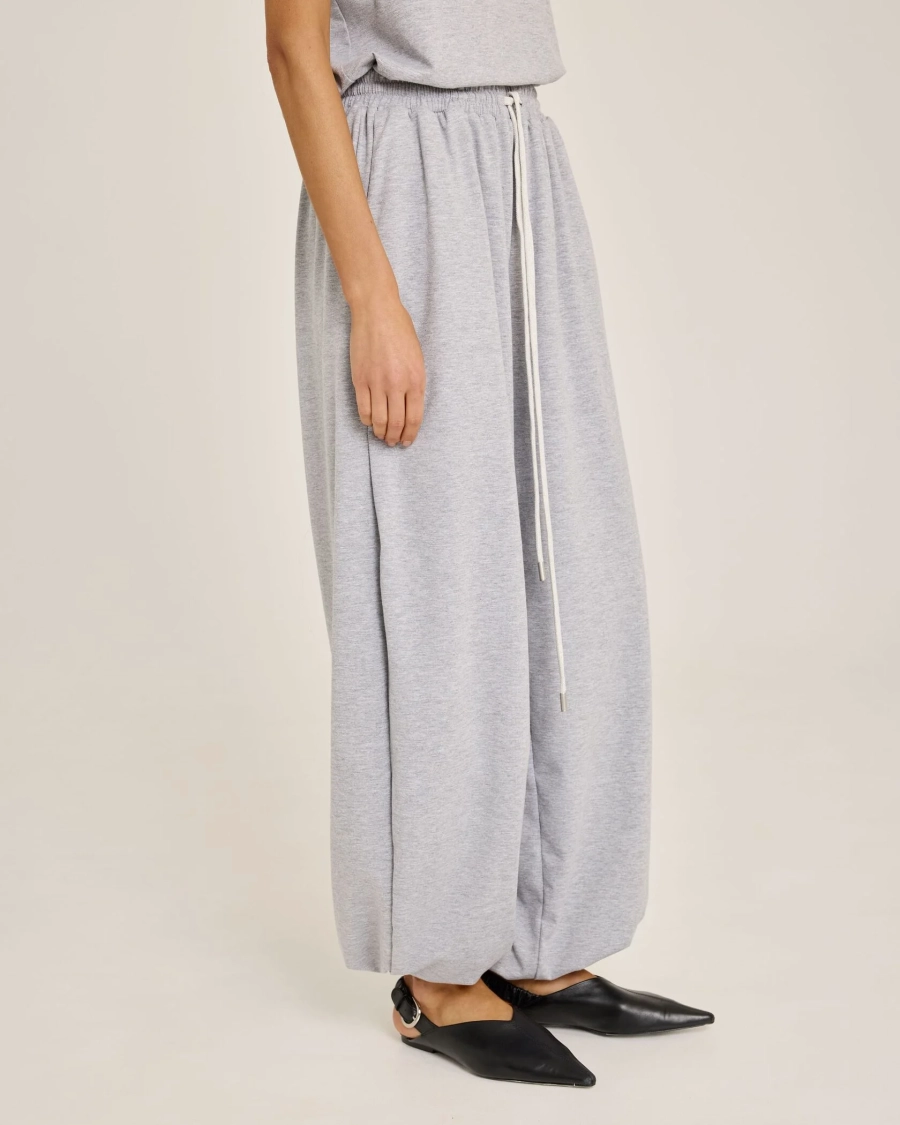 Брюки из трикотажа GRAY Anmuse, цвет: серый TR25S167-GR |новая коллекция купить онлайн