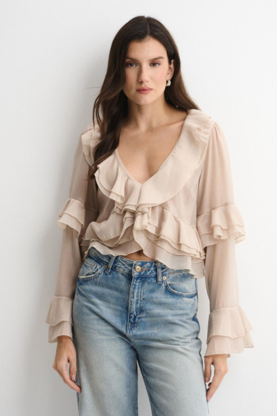 Блузка с воланами