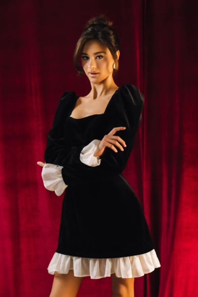 Платье из бархата с подъюбником мини