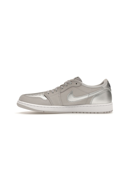 Кроссовки мужские Jordan 1 Low OG "Metallic Silver" NKDADDYS SNEAKERS, цвет: серый CZ0790-002 купить онлайн