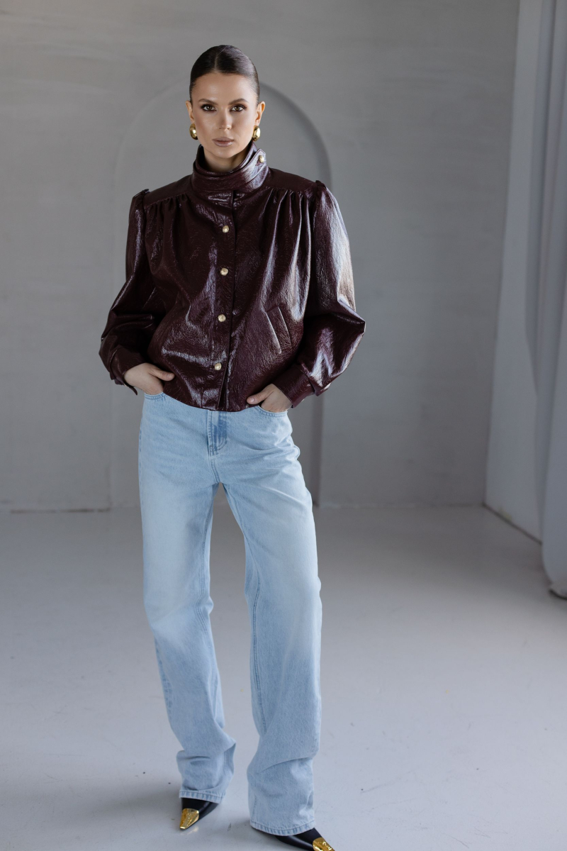 Бомбер из экокожи с драпировкой VLVT, цвет: Бордовый, 00-00005392 купить онлайн