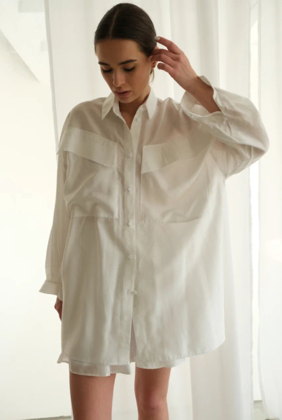 Рубашка с накладными карманами