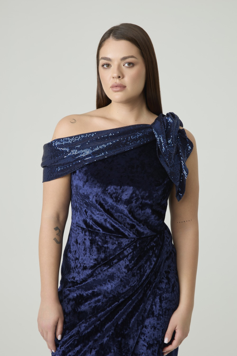 Платье из бархата с драпировкой на одно плечо 4forms, цвет: синий, 65528 купить онлайн