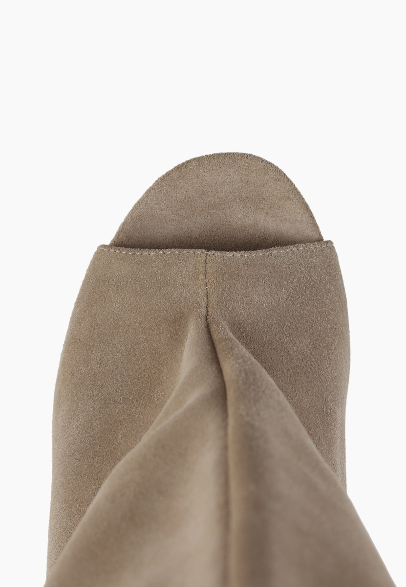 Сапоги на платформе с открытым носом SBALO, цвет: бежевый SHT89 купить онлайн