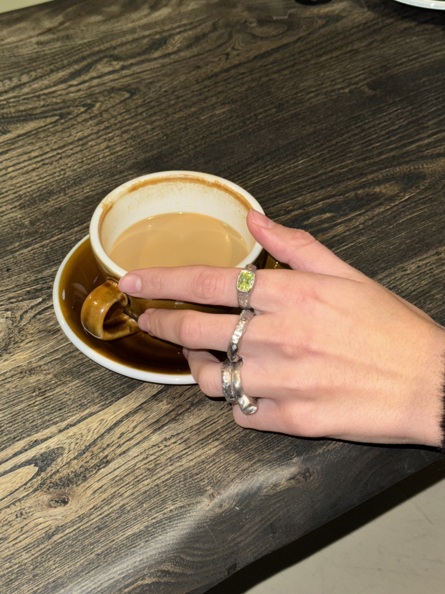 Кольцо Texture ring with cubic zirconia Olive SJEW, цвет: серебристый  |новая коллекция купить онлайн