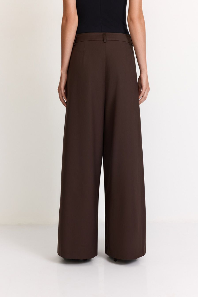 Брюки со складками TOPTOP, цвет: коричневый, TT.032.17763.700 купить онлайн