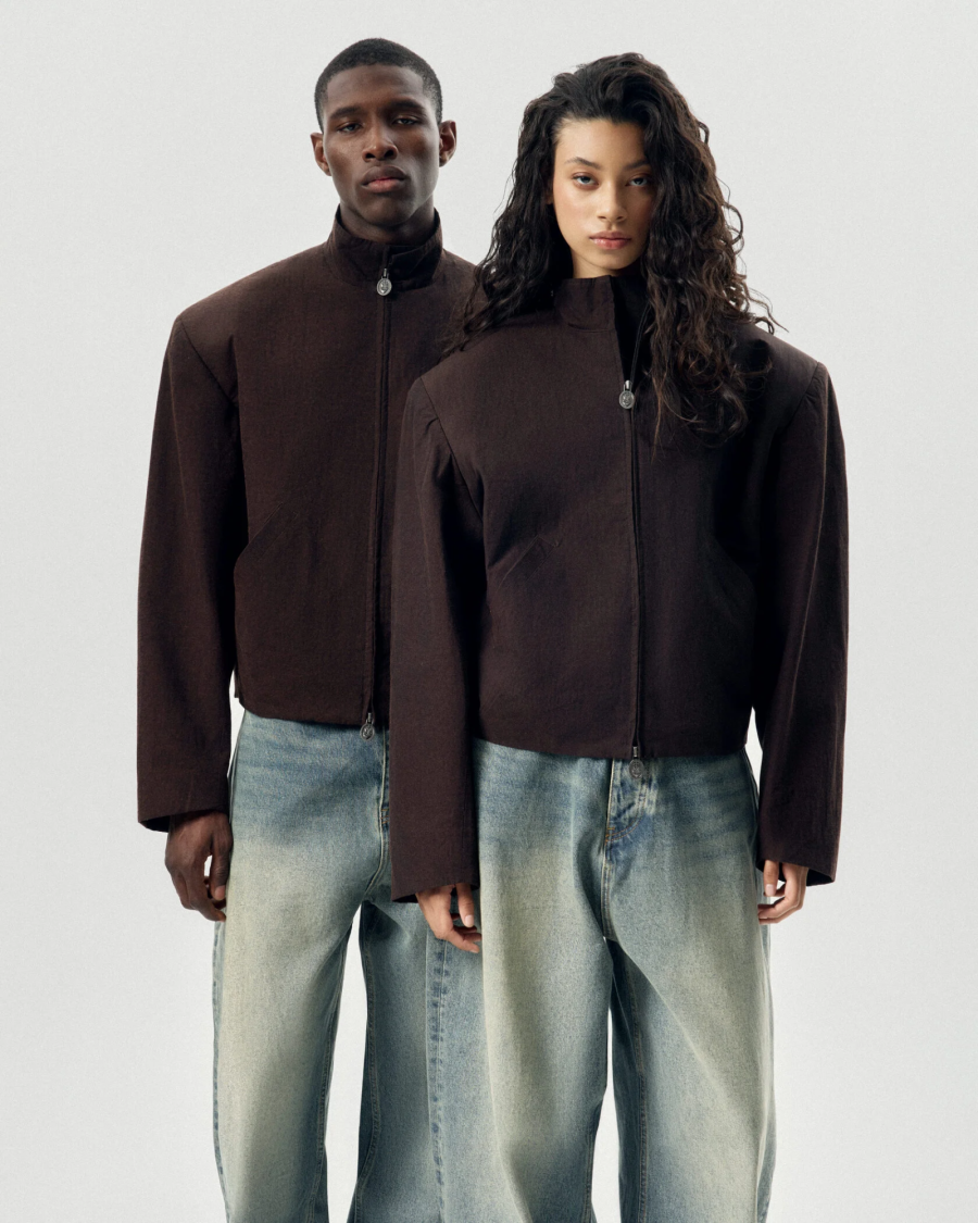 Куртка с объемными плечами