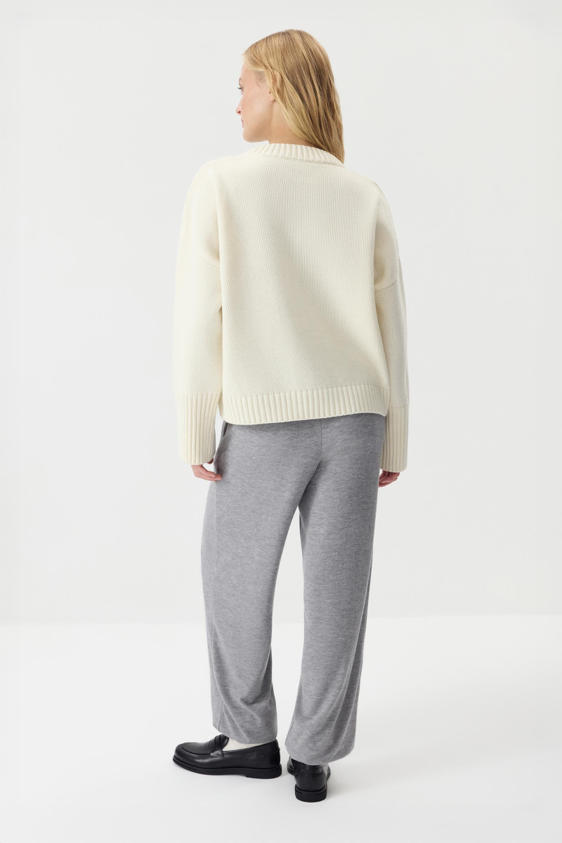 Джемпер из шерсти мериноса с круглым вырезом Charmstore, цвет: ванильный, 303-45398-113 купить онлайн