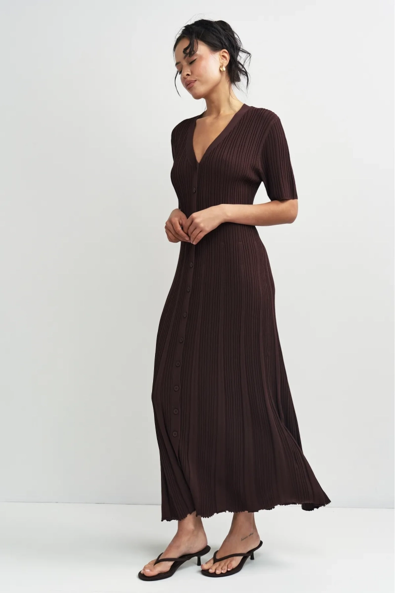 Платье трикотажное на пуговицах