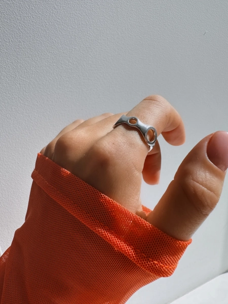 Серебряное кольцо "Poise" SBLESKOM, цвет: серебро, 11765 купить онлайн