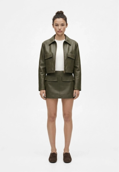 Куртка укороченная из экокожи с накладными карманами REFERT, цвет: хаки, 02-3682/1-2511 купить онлайн