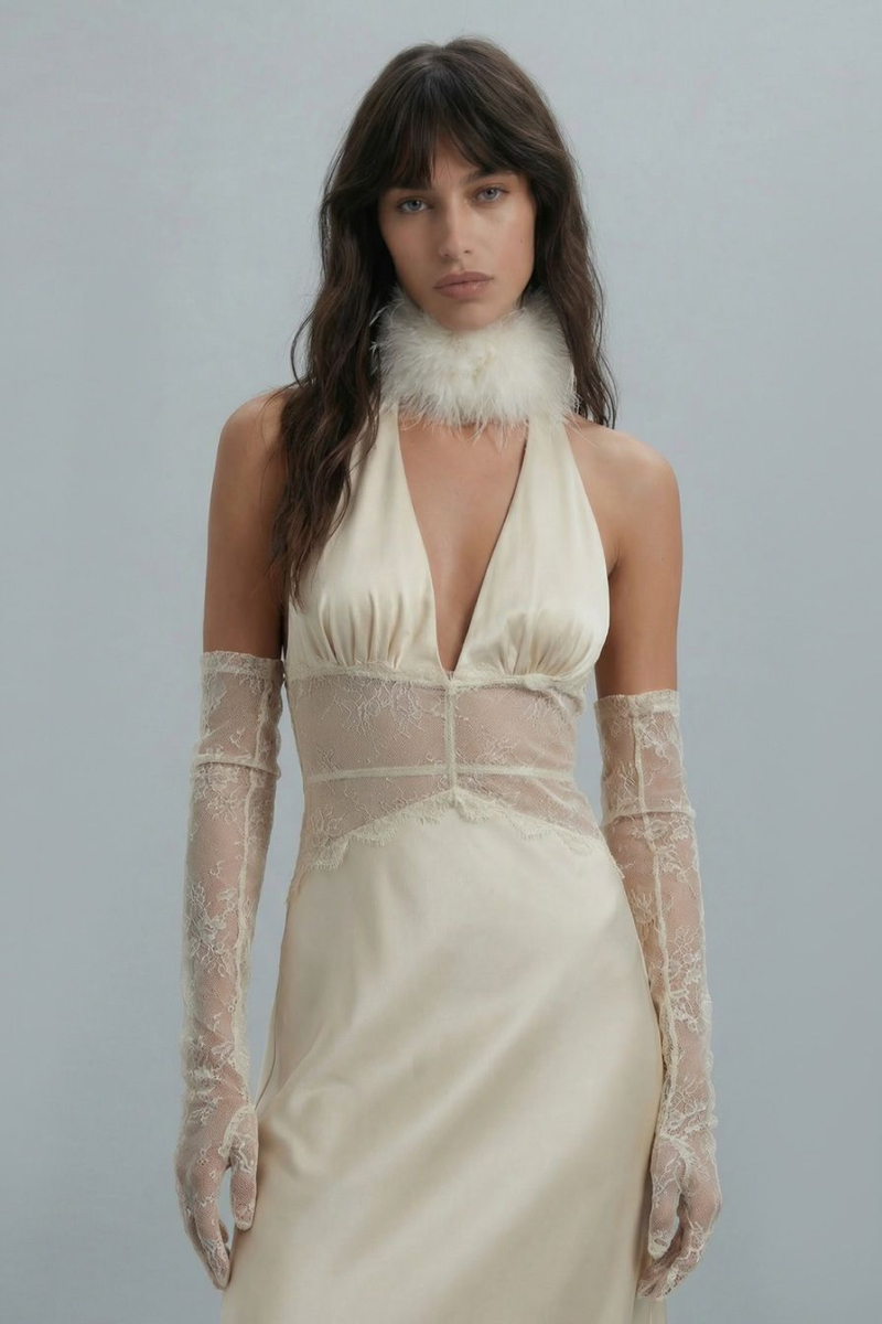 Платье с кружевной отделкой