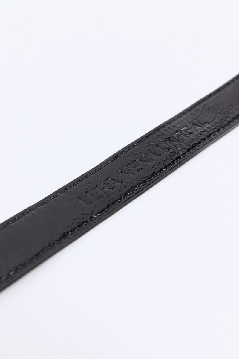 Сумка из лаковой экокожи