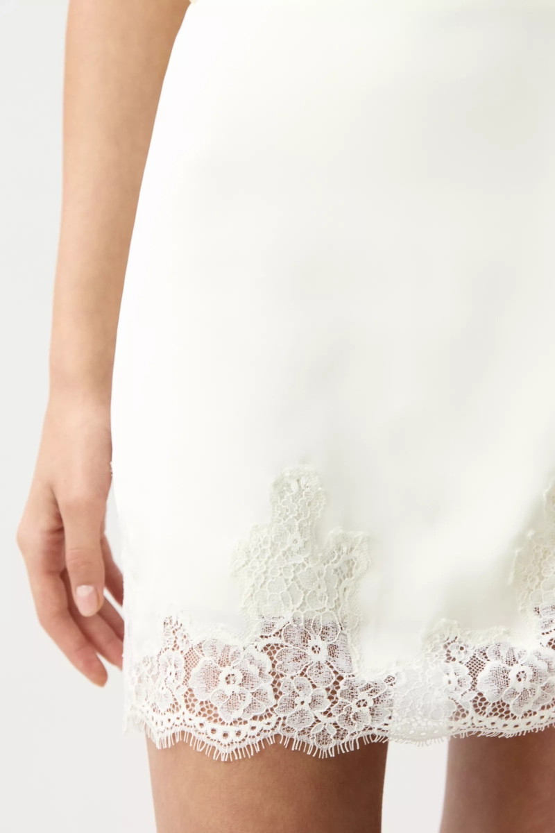 Юбка мини с кружевом Charmstore, цвет: молочный, 116-56160-111 купить онлайн