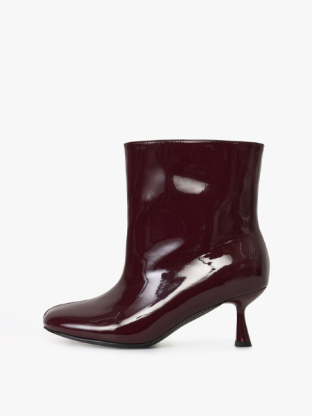 Ботильоны из лаковой экокожи
