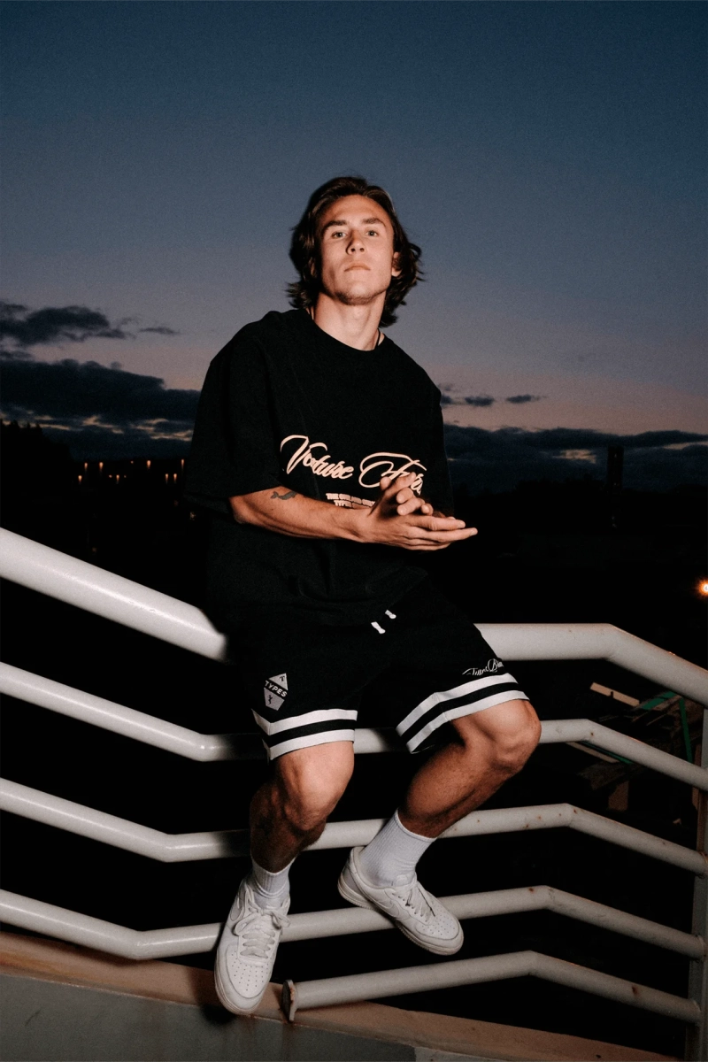 Футболка Black "venture forth T-Shirt" types, цвет: Черный  |новая коллекция купить онлайн