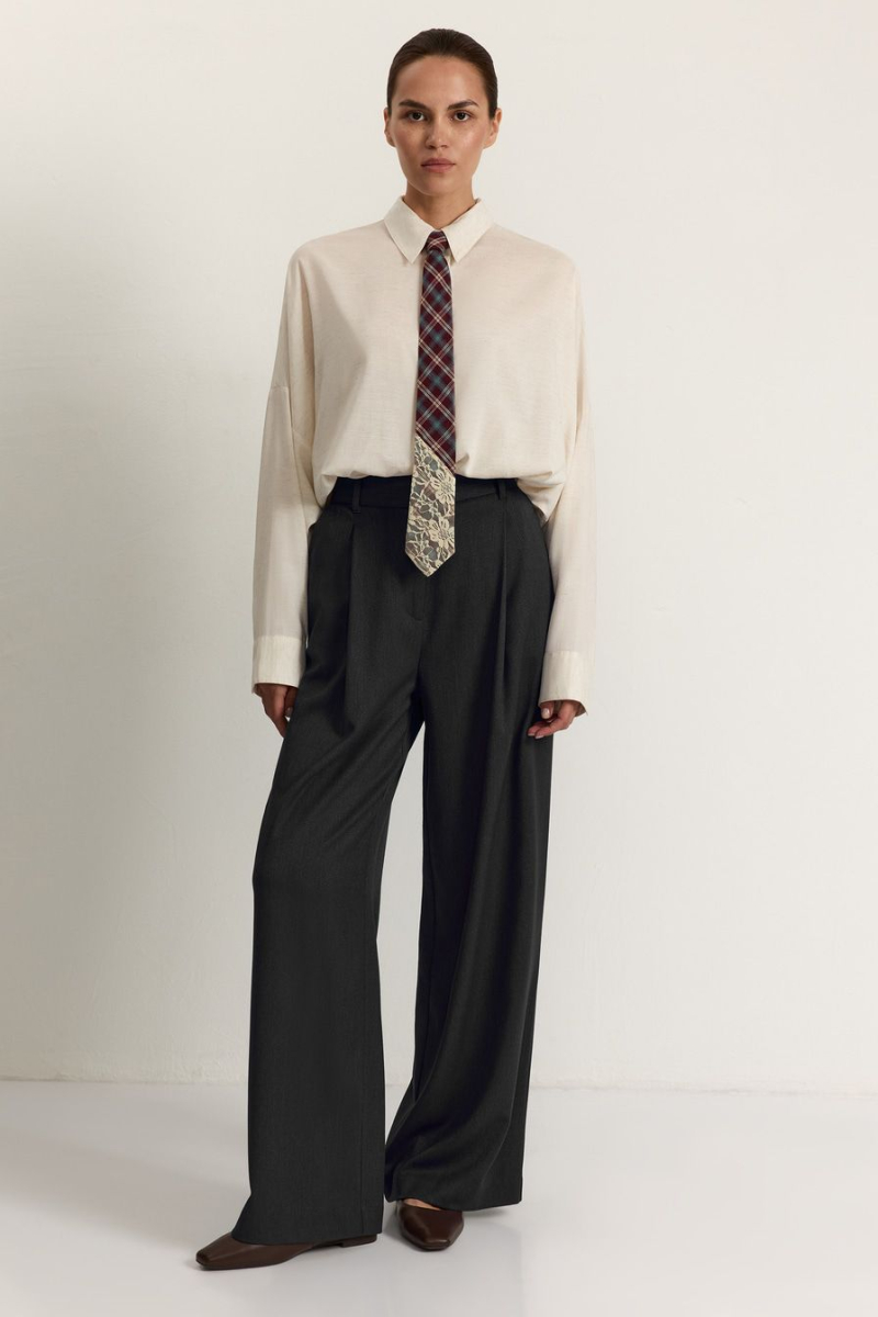 Галстук в клетку с кружевом