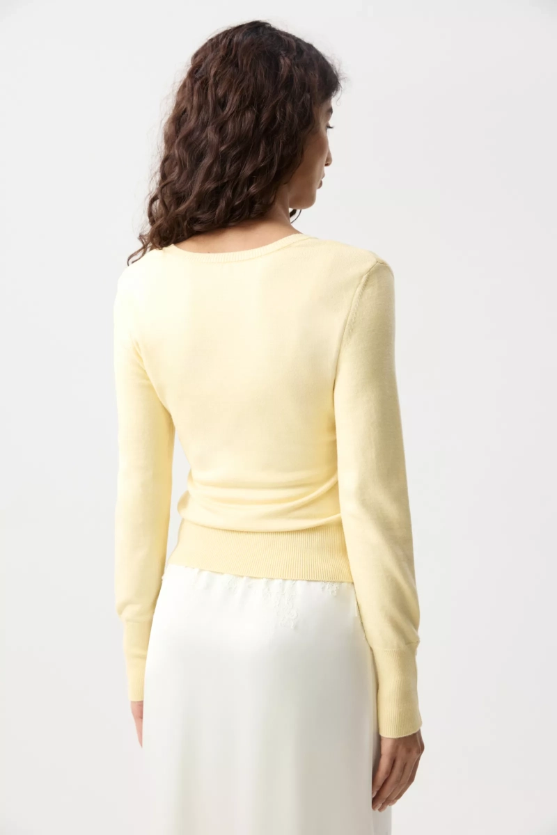 Лонгслив облегающий с пуговицами Charmstore, цвет: Сливочный, 313-542115-121 купить онлайн