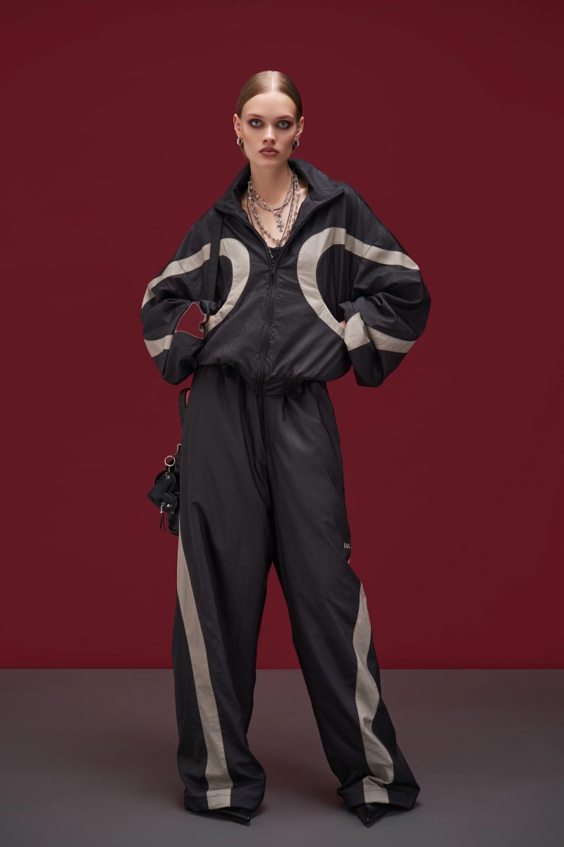 Олимпийка " Loop Comfy " p.p.s., цвет: черный/золото, 1021.00.00.BLK купить онлайн