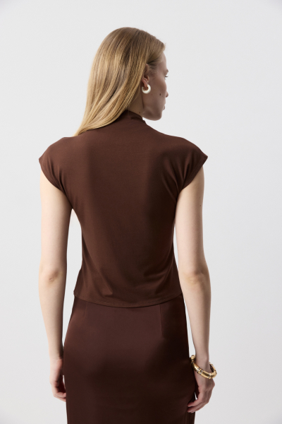 Топ трикотажный со стойкой Charmstore, цвет: шоколадный, 214-57265-551 купить онлайн