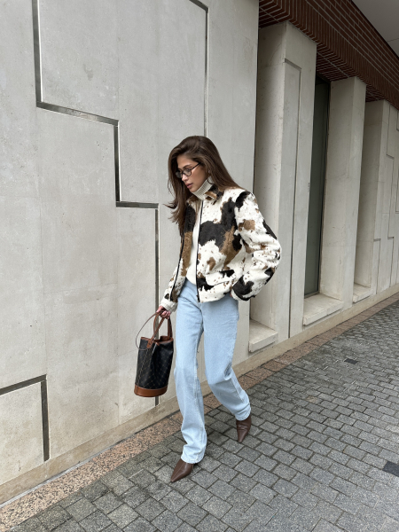 Бомбер из эко-меха с принтом VELVET, цвет: корова, 00-00005181 купить онлайн