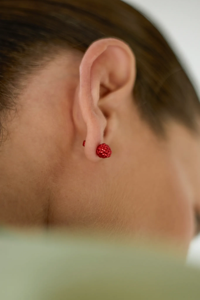 Серебряная моносерьга «Малина» SBLESKOM, цвет: красный, 42168 купить онлайн