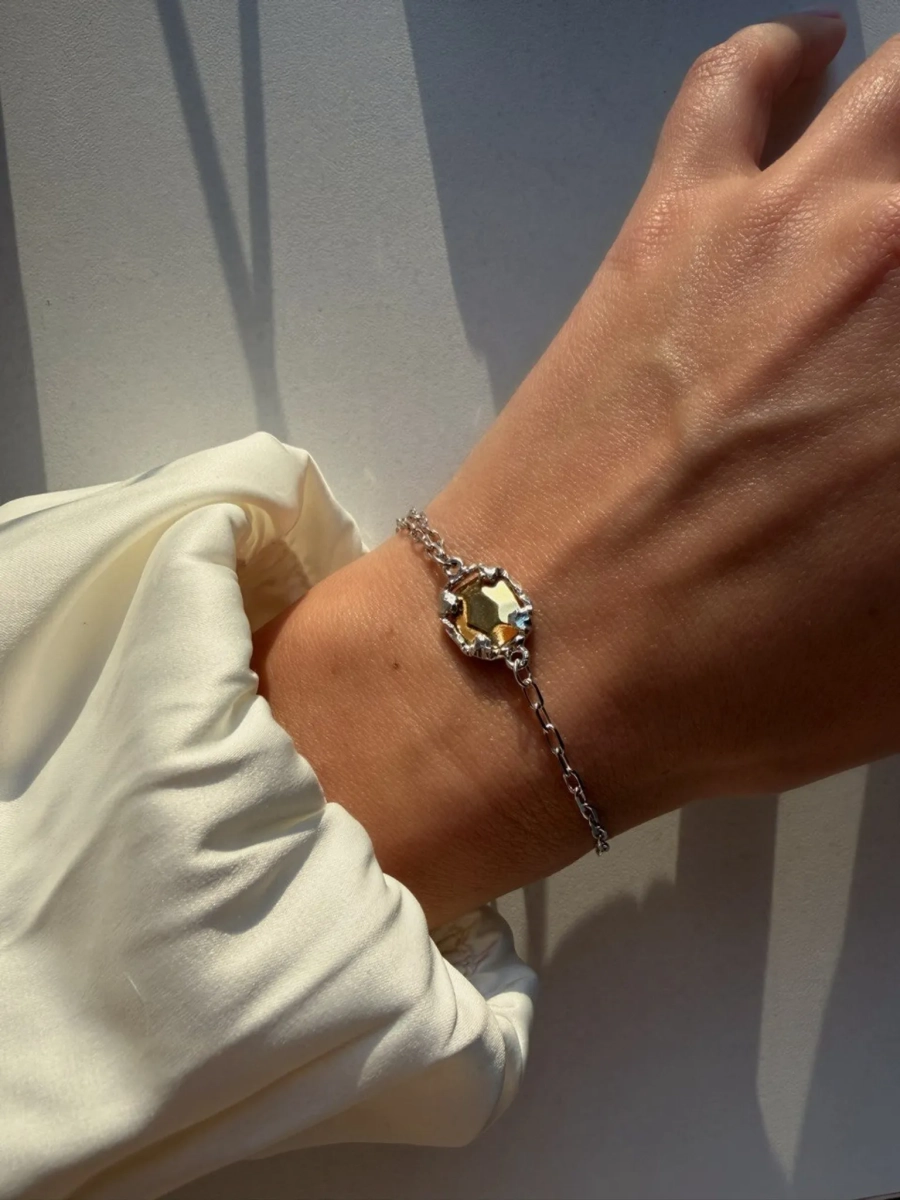 Серебряный браслет на цепочке «Королева драмы» SBLESKOM, цвет: серебро, 12205 купить онлайн