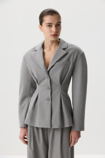 Жакет с защипами по талии