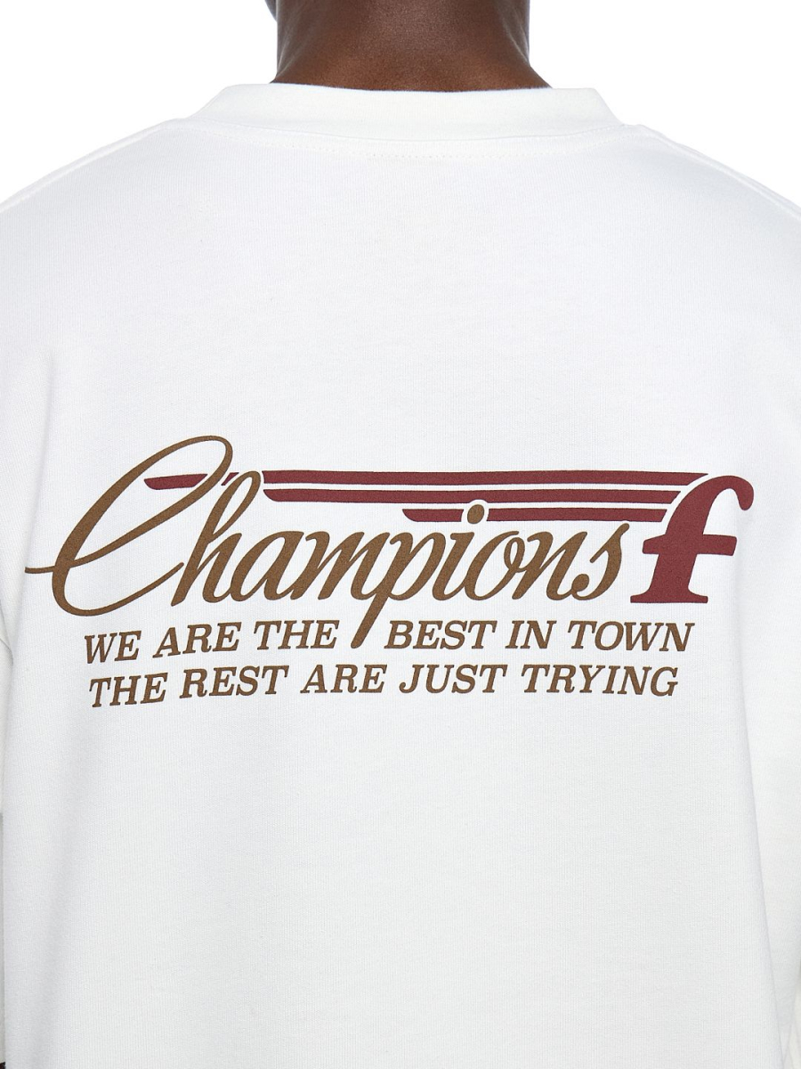 Футболка "Чемпионы" FRHT&OUT OF REACH, цвет: молочный, TSCHMPMLK купить онлайн