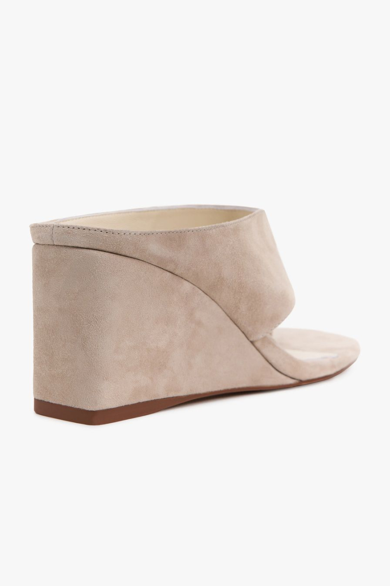 Босоножки из натуральной замши Lera Nena, цвет: бежевый LN.206.19231.110 купить онлайн