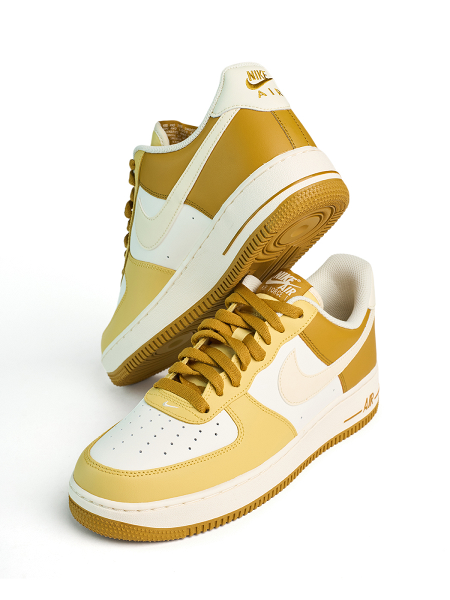 Кроссовки мужские Nike Air Force 1 Low "University Gold" NKDADDYS SNEAKERS, цвет: белый FZ4034-716 купить онлайн