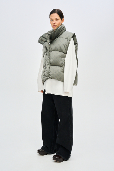 Жилет объемный пуховый с паттерном FW 24/24 Label .B, цвет: Khaki, Jc.32.5.0626.0924/2KH купить онлайн