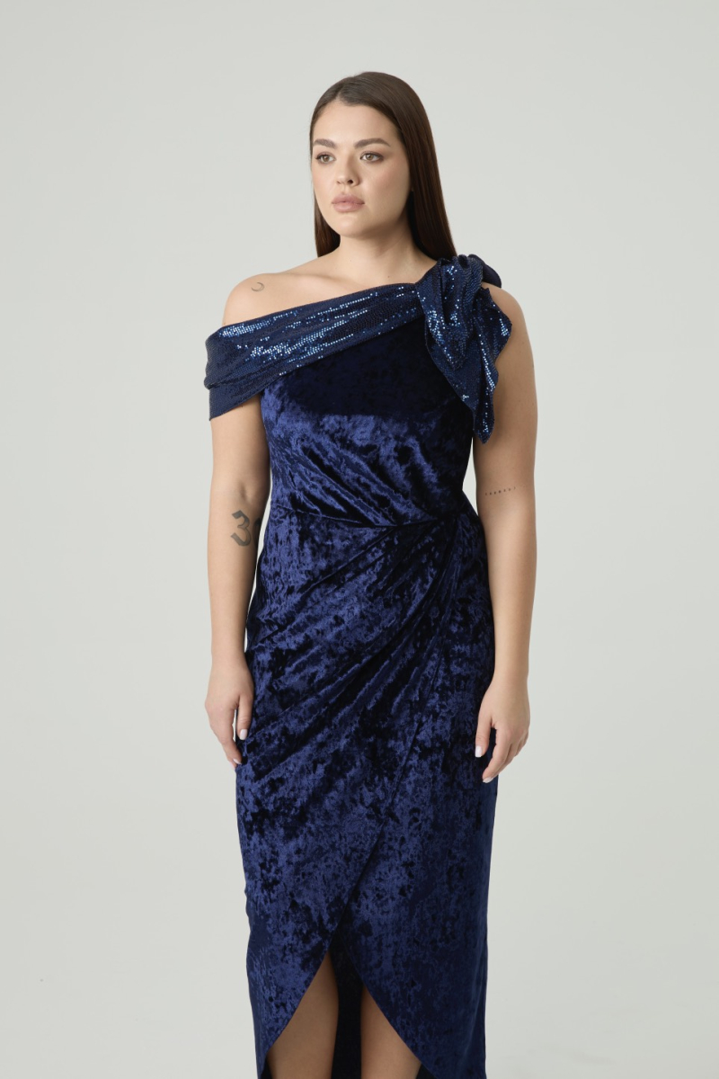 Платье из бархата с драпировкой на одно плечо 4forms, цвет: синий, 65528 купить онлайн