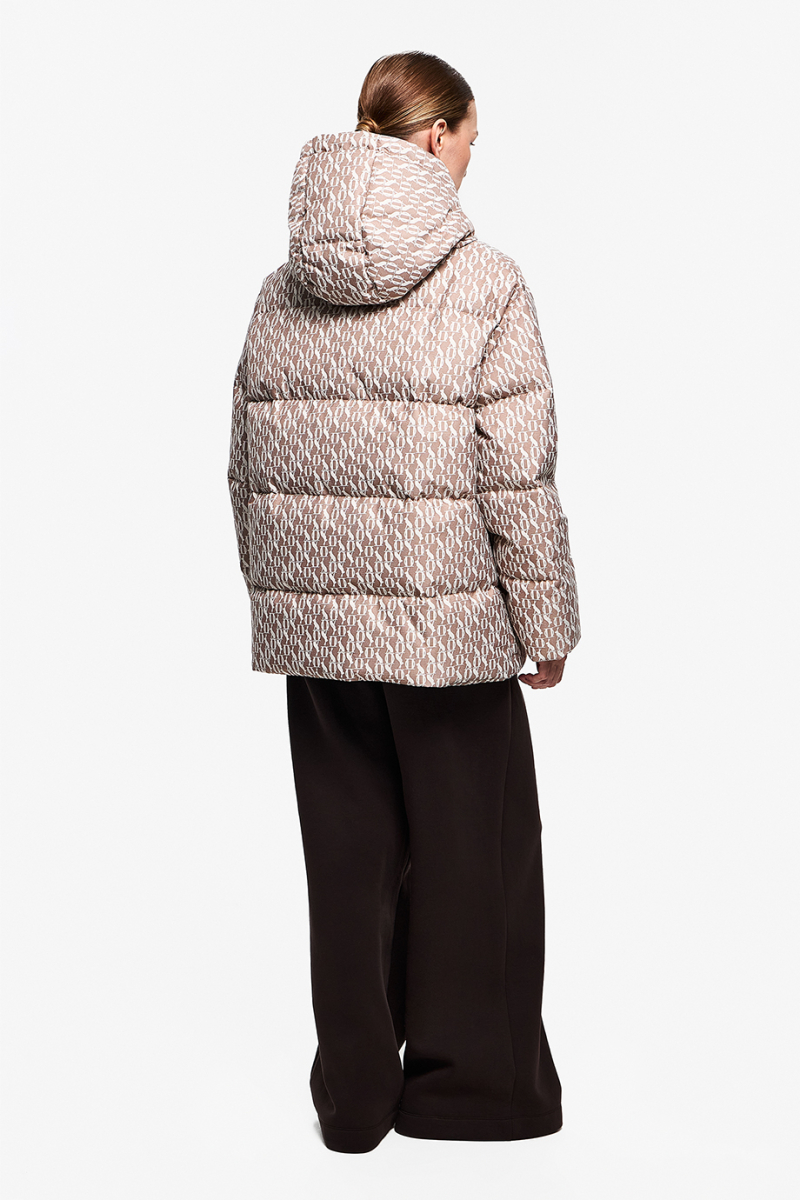 Пуховая куртка DREAMS BY ALENA AKHMADULLINA, цвет: бежевый, 225101010504216/719000 купить онлайн