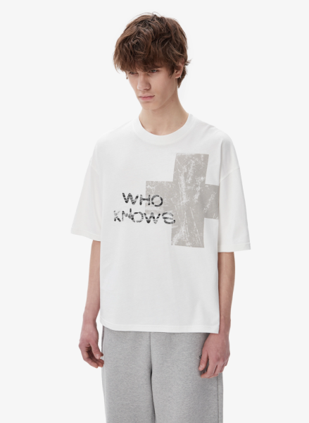 Футболка WHO KNOWS