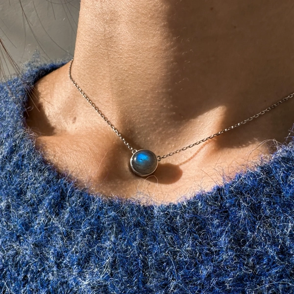 Колье Луна с лабрадоритом The Reason, цвет: серебро, кле мун лаб купить онлайн