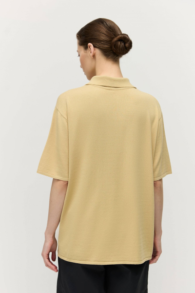 Поло с пуговицами-леденцами AROUND, цвет: горчичный,  купить онлайн