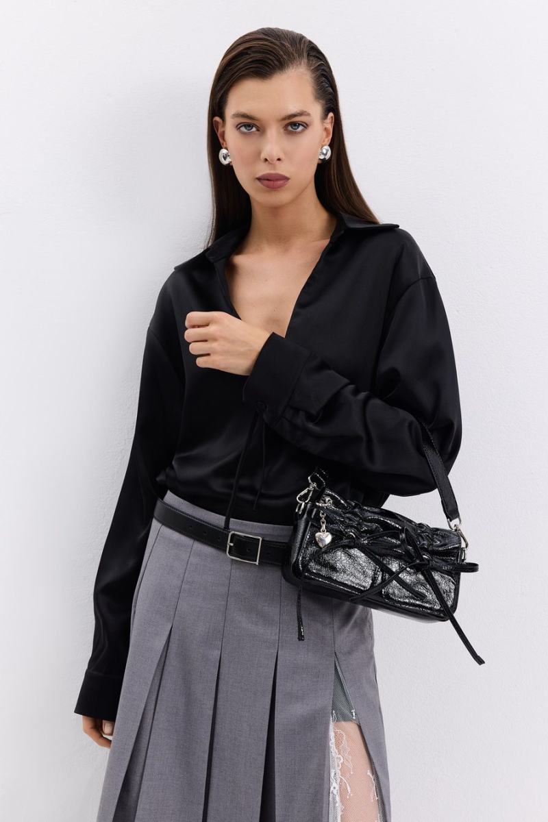 Сумка из лаковой экокожи