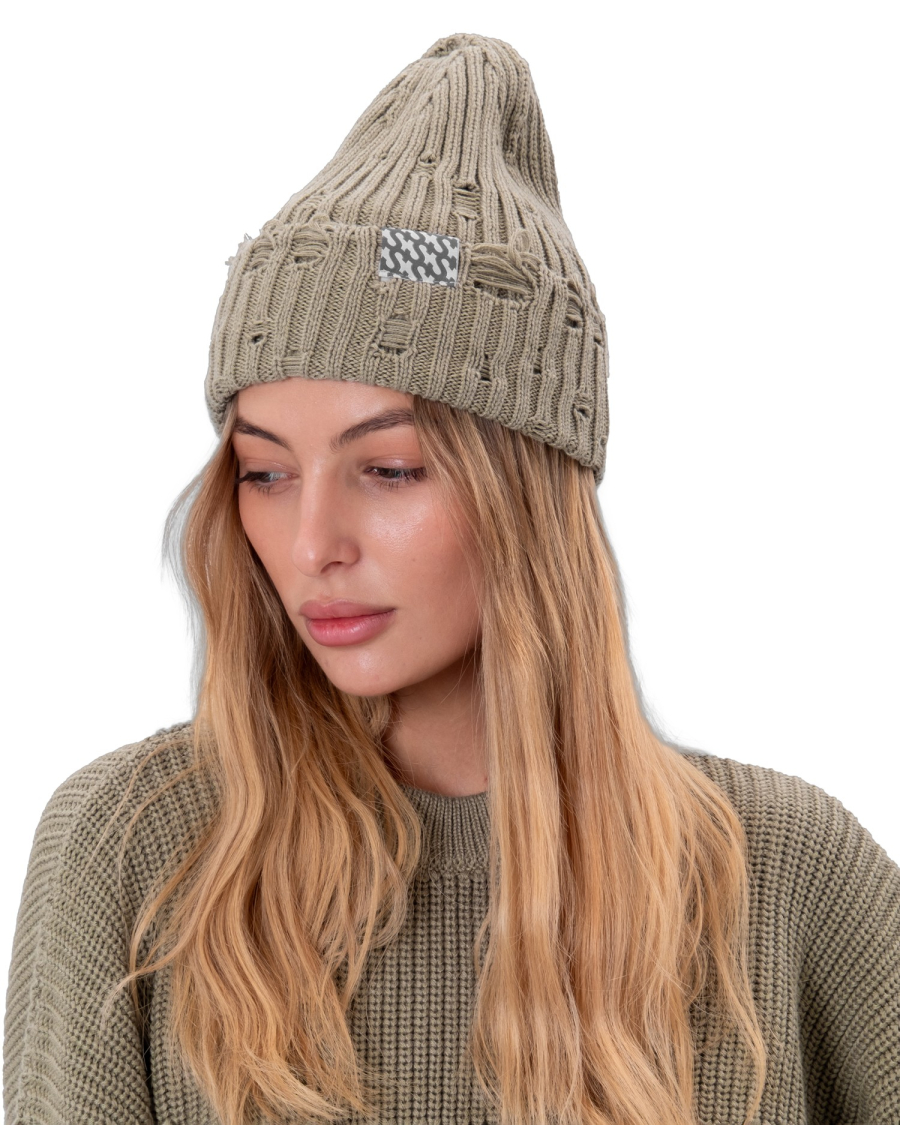 Шапка KNITTED TORN