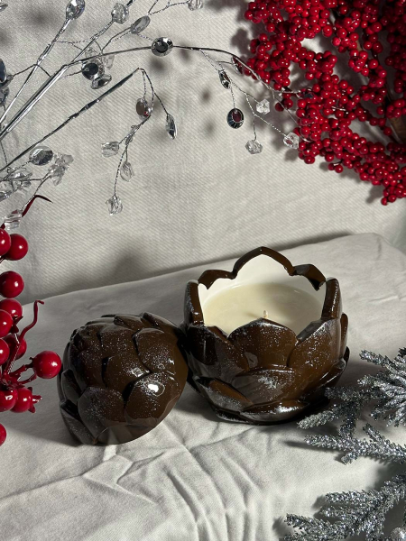 Свеча "Шишка" с напылением серебро, аромат Autumn