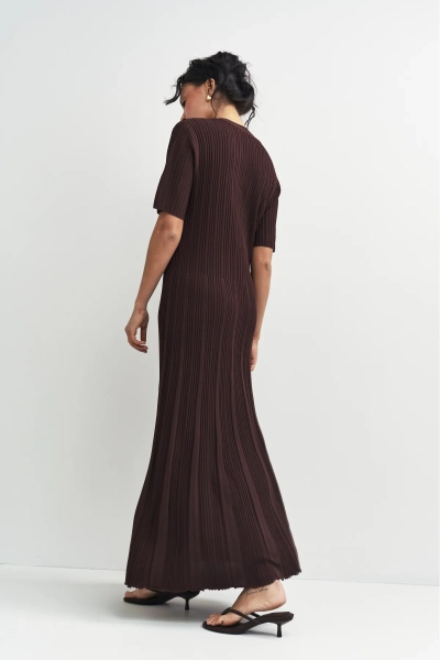 Платье трикотажное на пуговицах Erist store, цвет: коричневый, НФ-00003310 купить онлайн