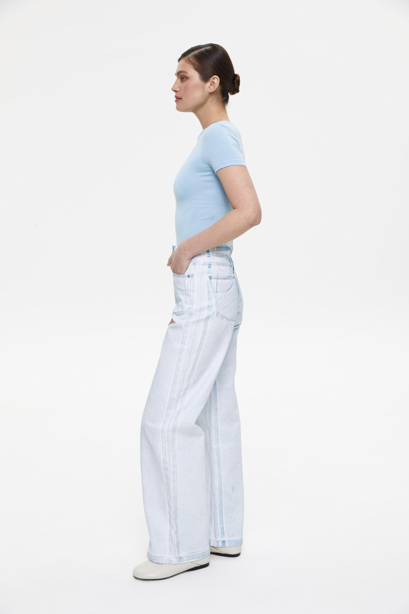 Джинсы с металлизированным покрытием Charmstore, цвет: голубой, 1840-4124-1000 купить онлайн