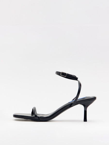 Босоножки из экокожи