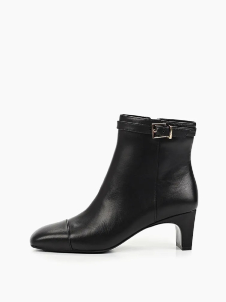 Ботильоны с квадратным мысом на маленьком каблуке