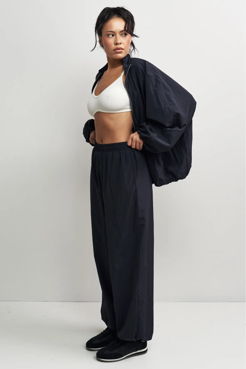 Брюки из плащевки Erist store, цвет: Черный, НФ-00003398 купить онлайн