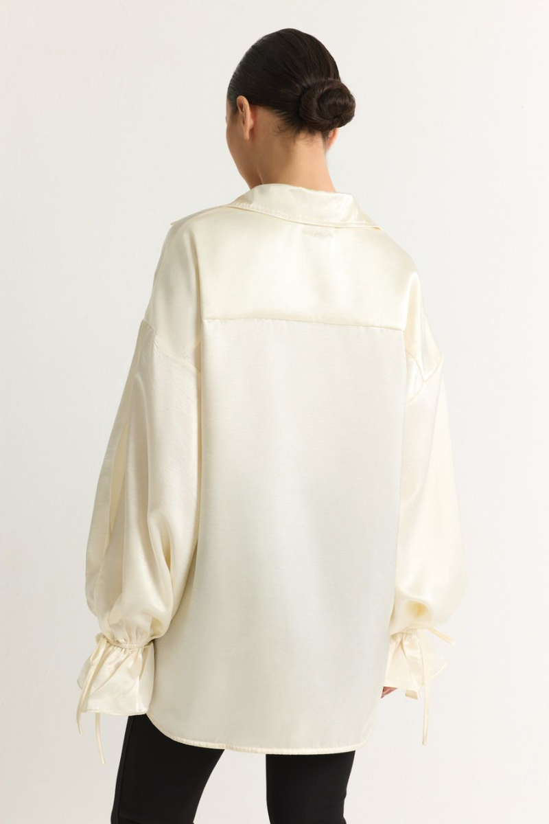 Блуза с вырезами на рукавах TOPTOP, цвет: молочный, TT.020.19029.120 купить онлайн