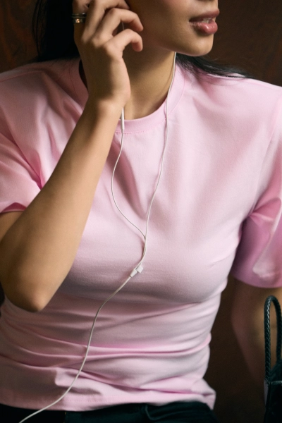 Футболка приталенного кроя с подплечниками Ricoco, цвет: розовая, 7071/2 купить онлайн