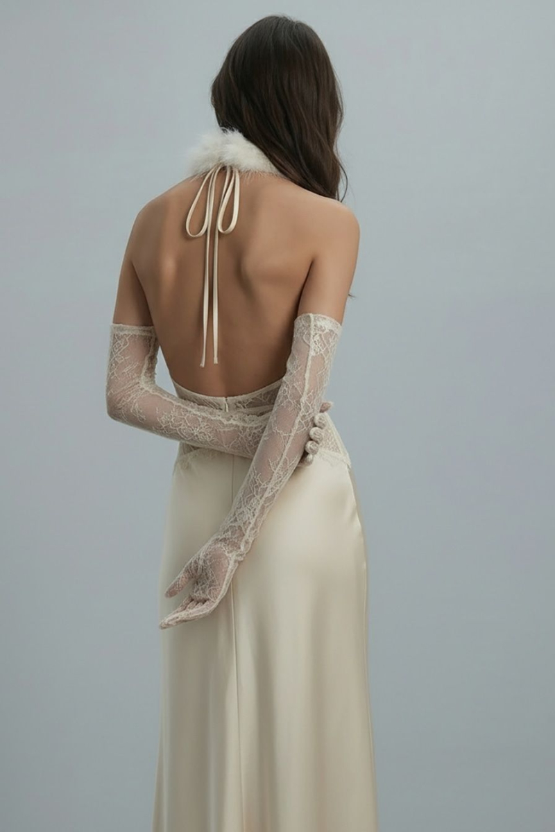 Платье с кружевной отделкой