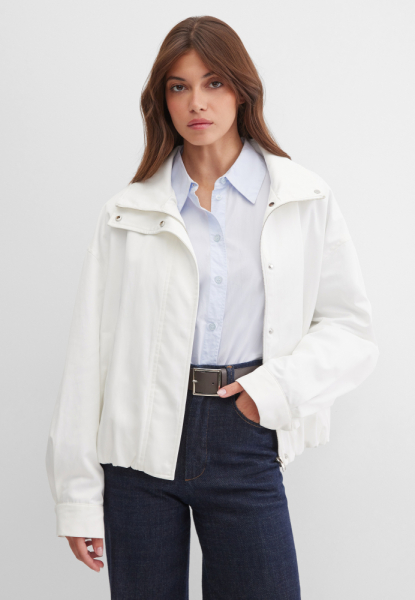 Хлопковый бомбер объемного кроя